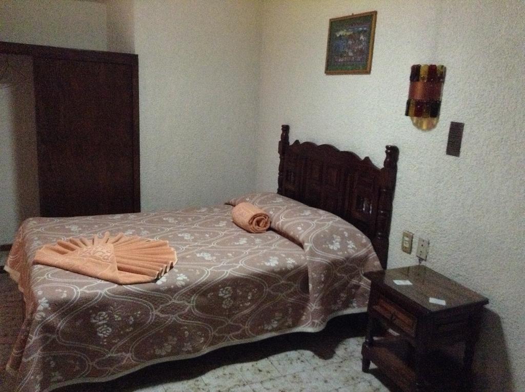 Hotel Atilanos Morelia Szoba fotó