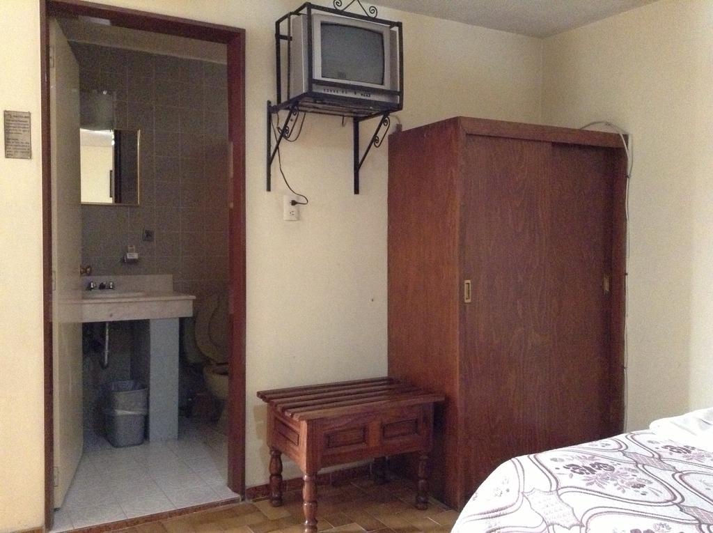 Hotel Atilanos Morelia Kültér fotó